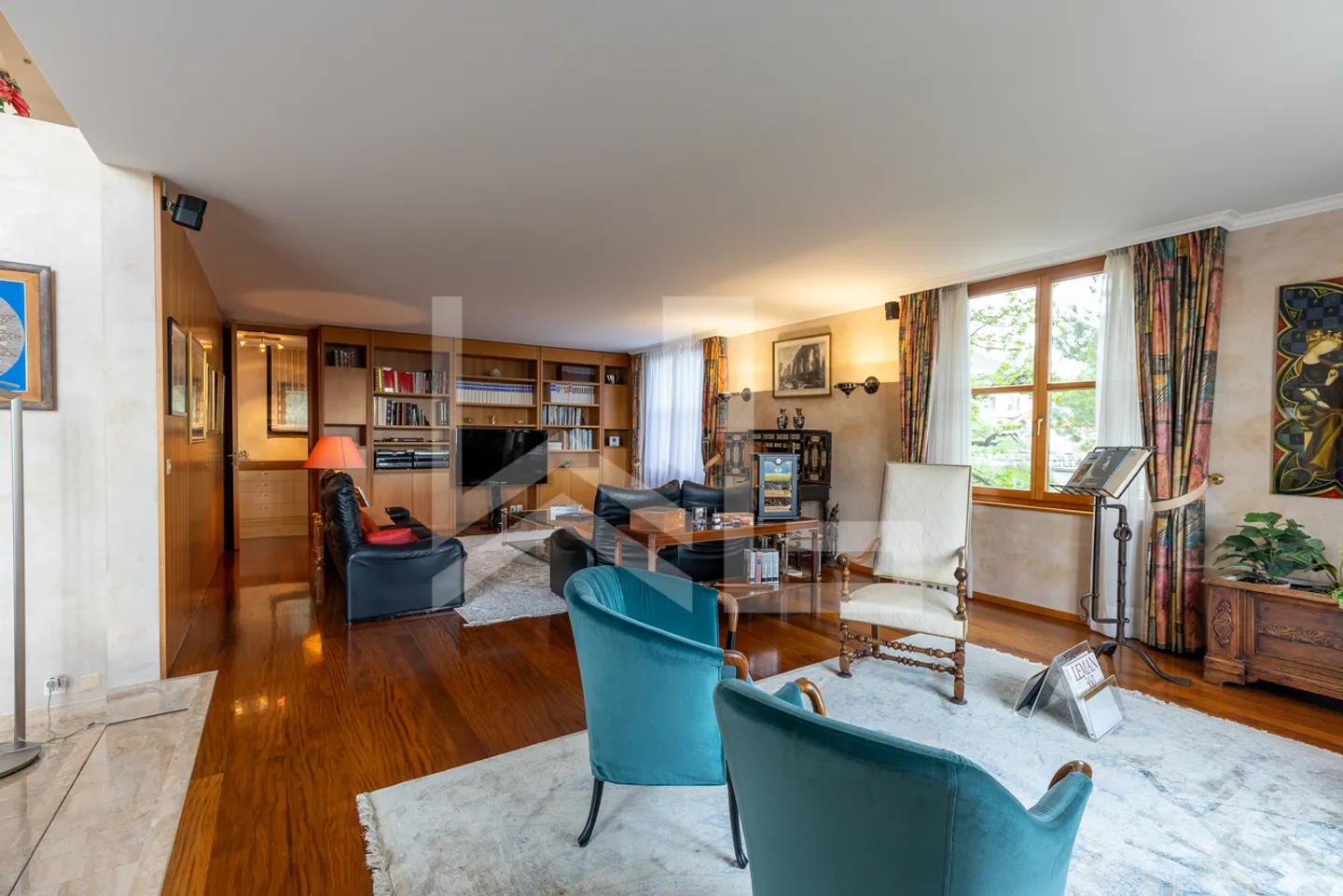 Villa with breathtaking view of the Coast, the Lake and the Alps - Photo 11 of 13