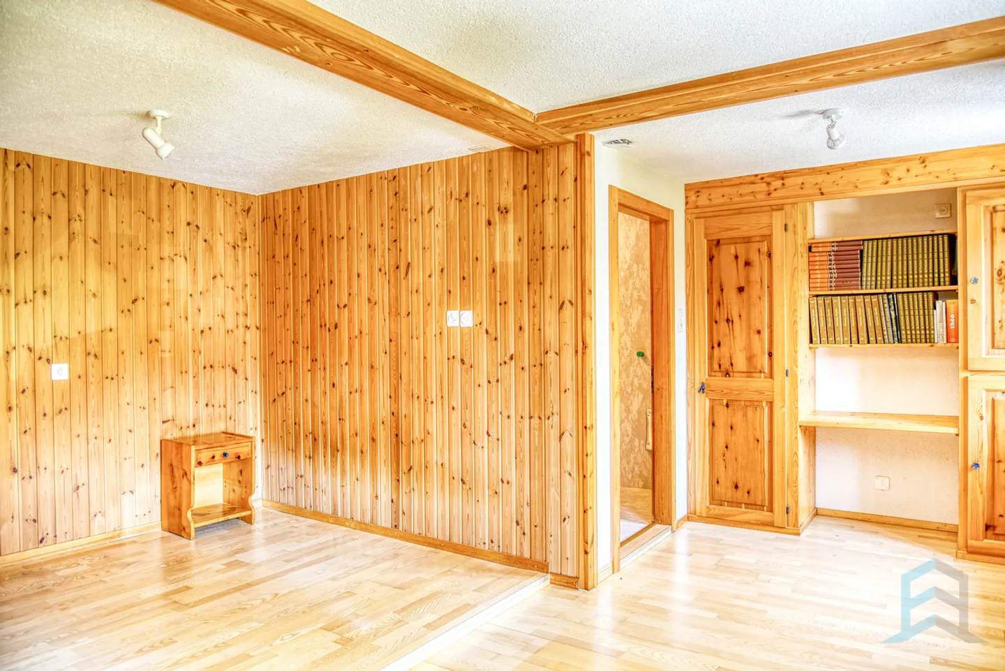 EXCLUSIF Beau chalet individuel de 264m² avec annexes - Foto 10 di 13