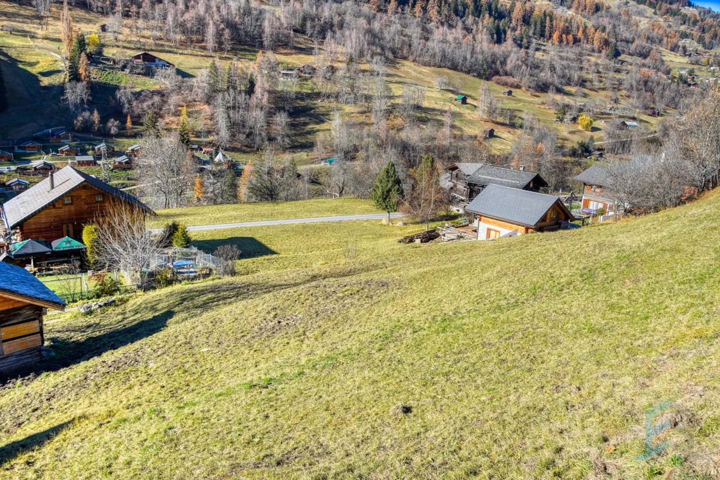 Terreno edificabile esclusivo nel pittoresco villaggio di Mission - Foto 9 di 10