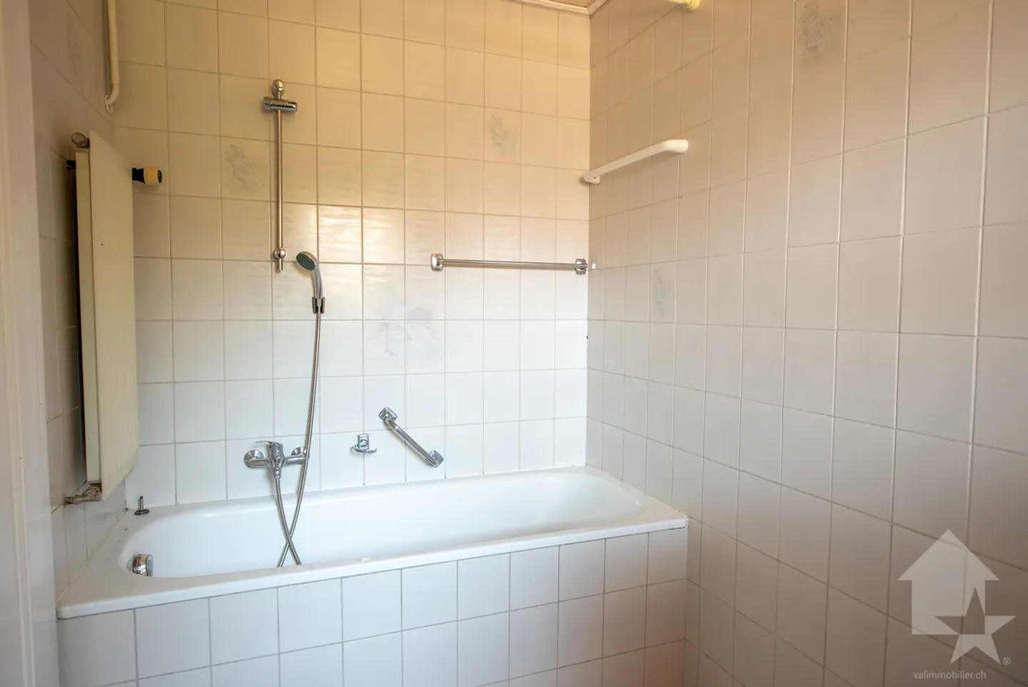 Appartamento di 5.5 locali + fienile/garage, splendida vista, tranquillo, soleggiato - Foto 8 di 13