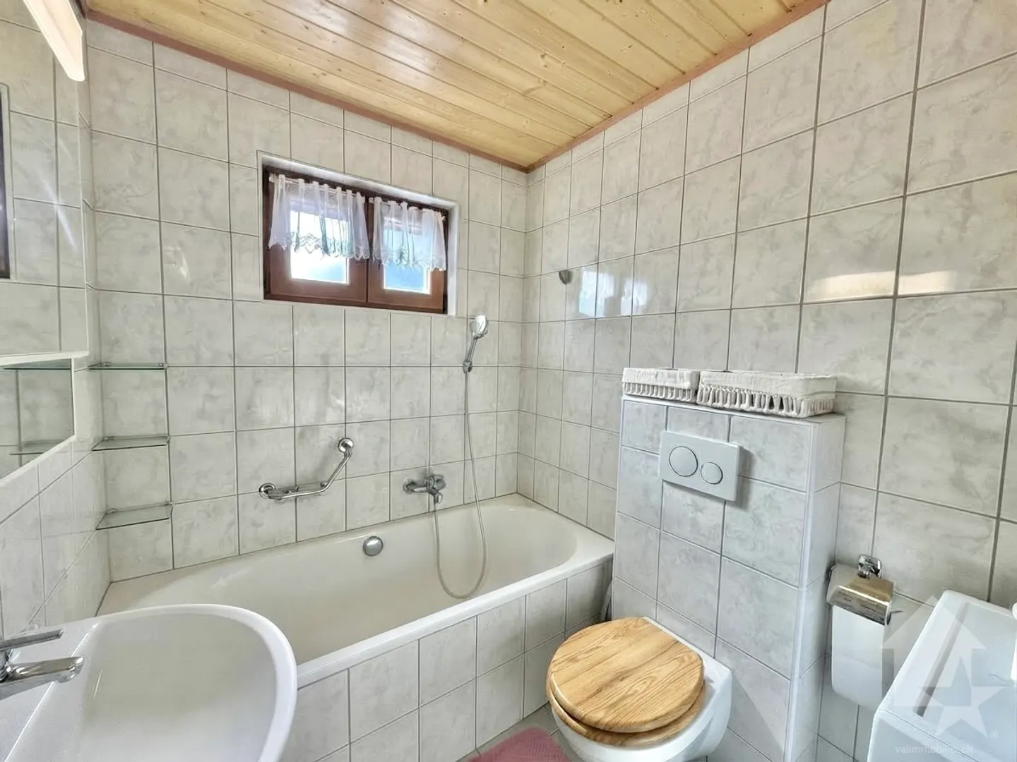 Pretty little charming chalet with parking and independent studio! - Photo 13 of 13