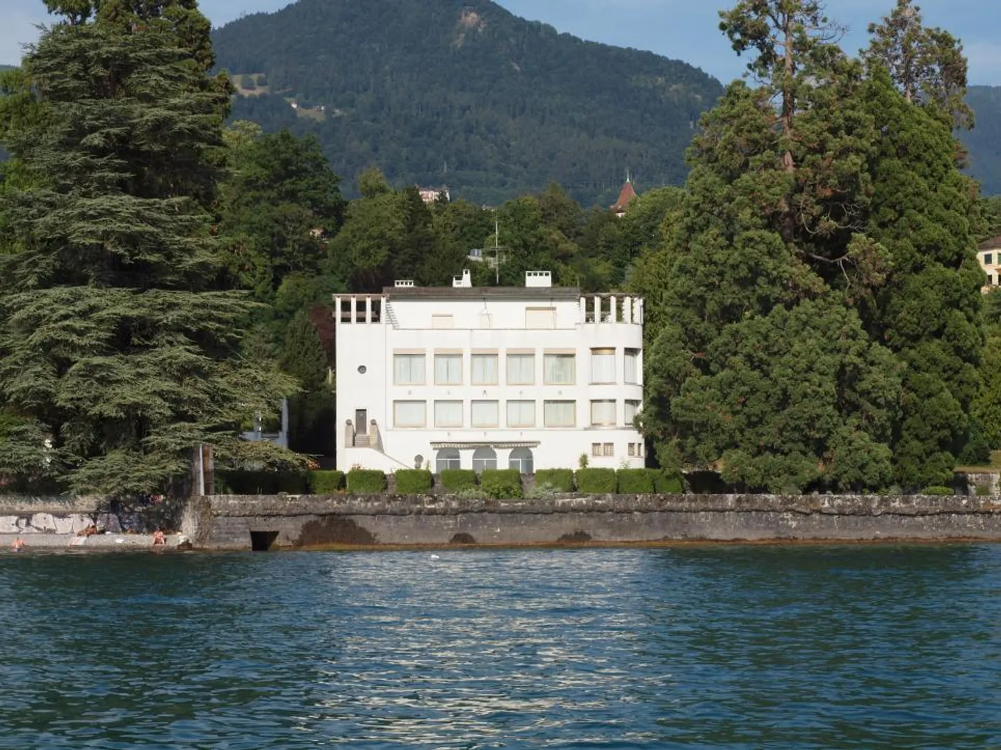 Proprietà eccezionale a piedi nell'acqua vicino a Montreux - Foto 1 di 13