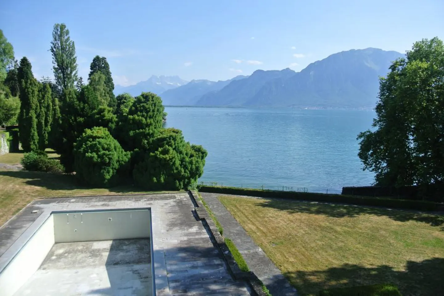 Proprietà eccezionale a piedi nell'acqua vicino a Montreux - Foto 3 di 13