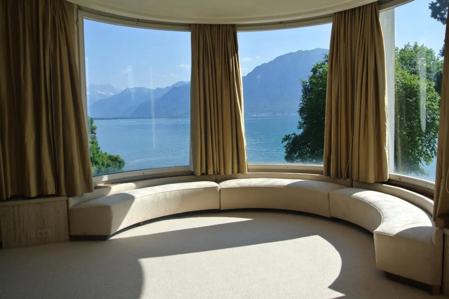 Proprietà eccezionale a piedi nell'acqua vicino a Montreux - Foto 9 di 13
