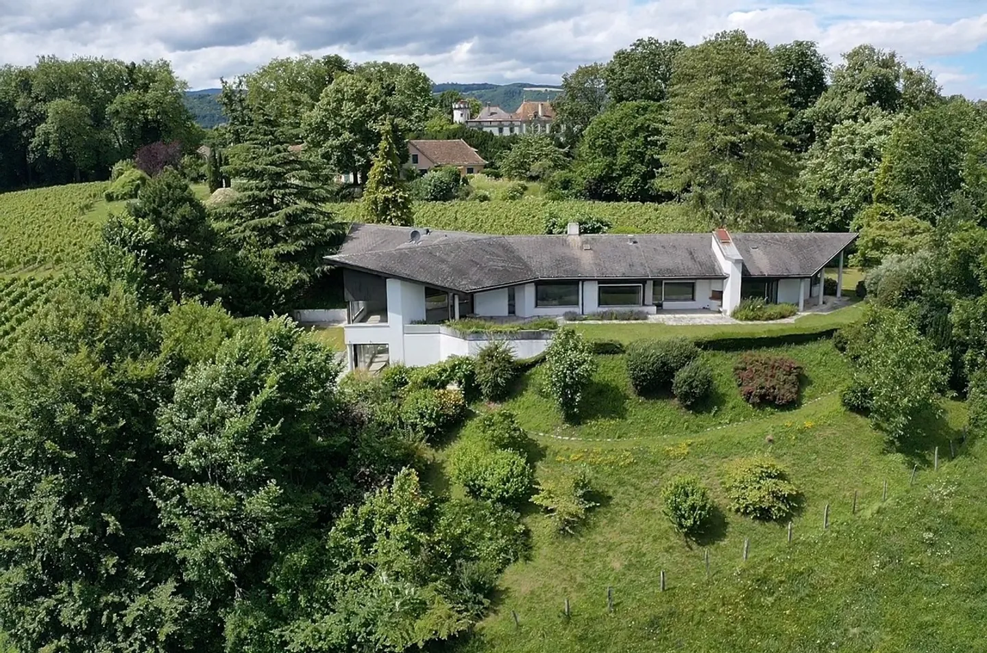 Vollständig zu renovierende Immobilie auf einem wunderschönen Grundstück mit Aussicht in Dully - Foto 1 von 4