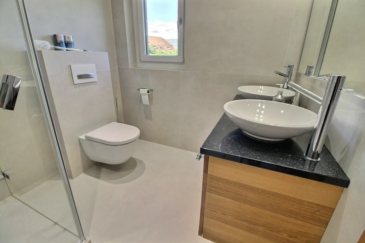 Bellissima proprietà ristrutturata con piscina a Founex - Foto 9 di 13