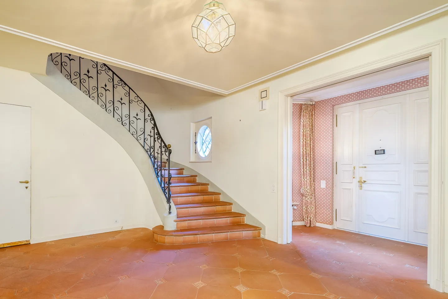 Bellissima proprietà in un contesto verde vicino a Losanna - Foto 4 di 13