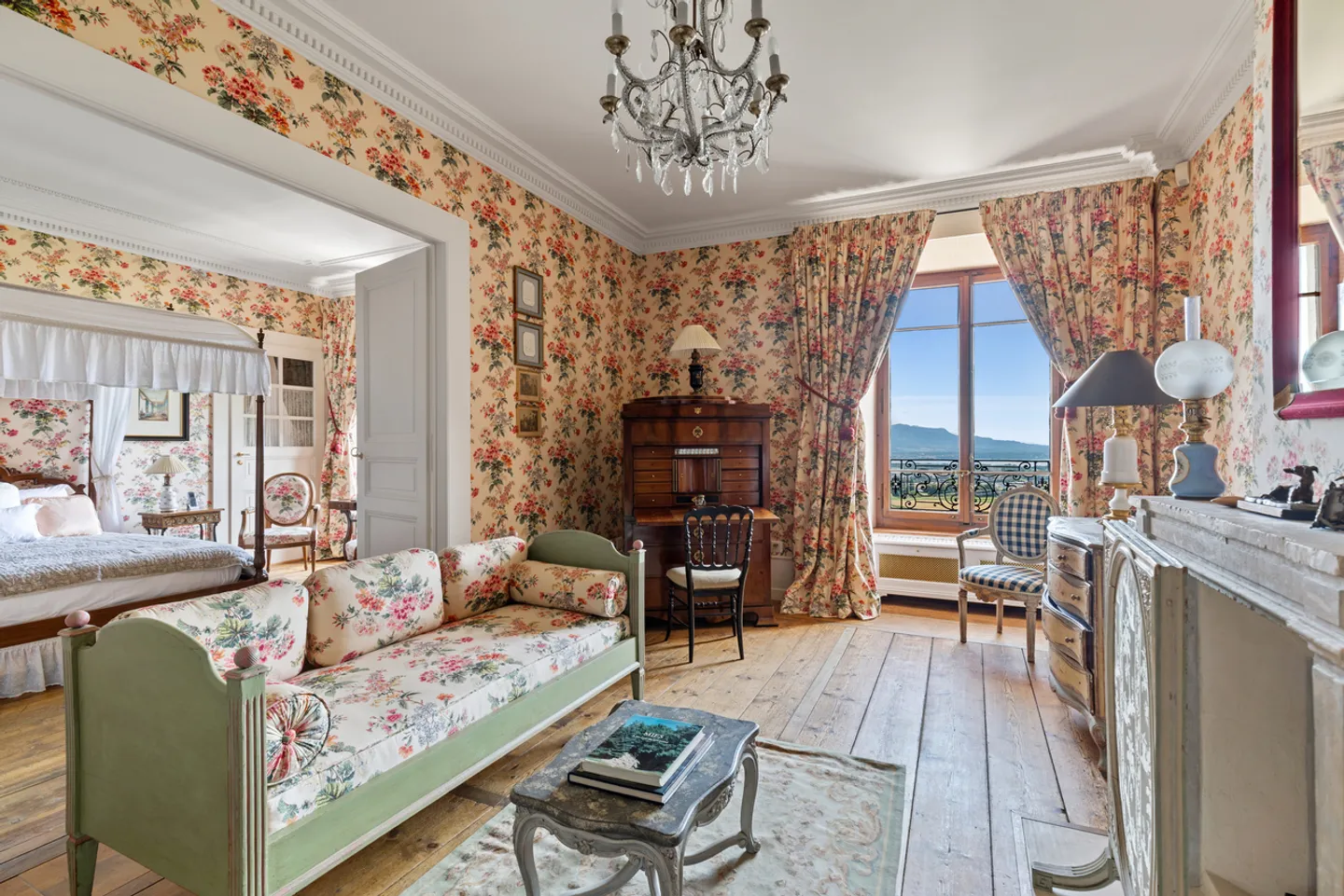 Majestätisches Schloss mit Panoramablick auf den See, nahe Nyon - Foto 6 von 9