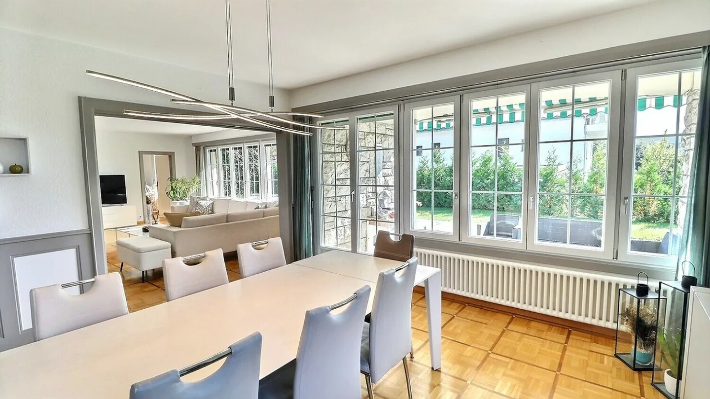 Grande proprietà familiare con piscina situata a Mont-sur-Lausanne - Foto 8 di 13