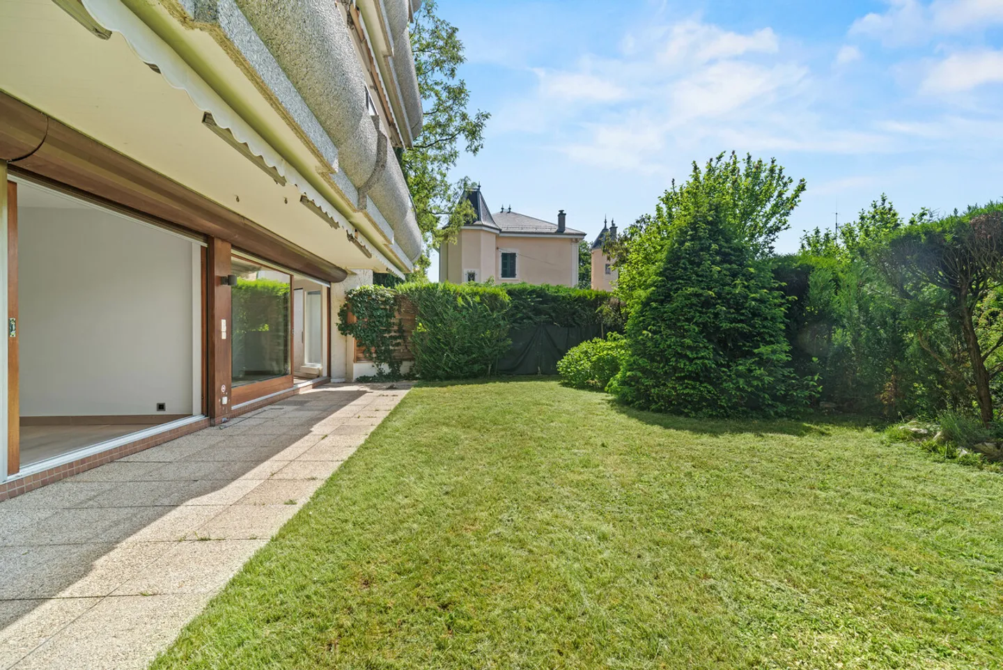 Beau duplex, 6,5 pièces, avec piscine,  jardin au coeur de Champel - Foto 2 von 12