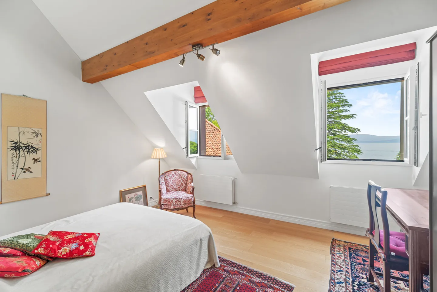 Property "feet in the water" with pool near Rolle - Photo 13 of 13