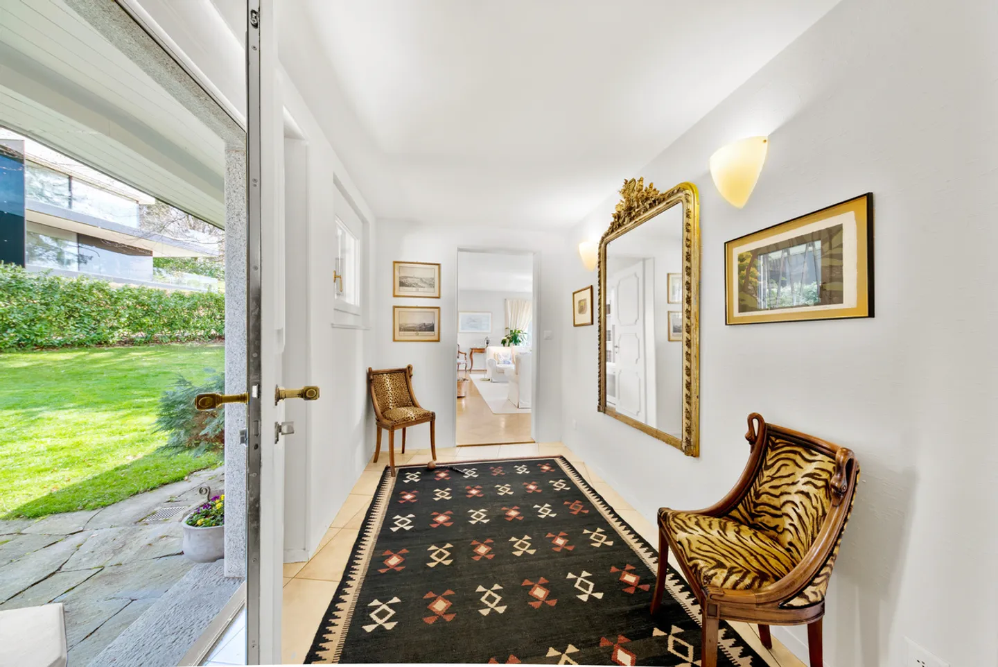 Superba proprietà familiare con piscina e vista a Epalinges - Foto 2 di 13