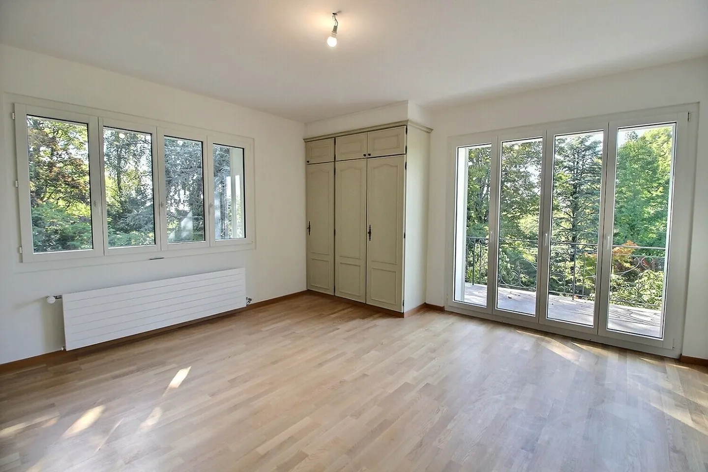 Bella casa familiare e spaziosa situata a Mont-sur-Lausanne - Foto 5 di 13