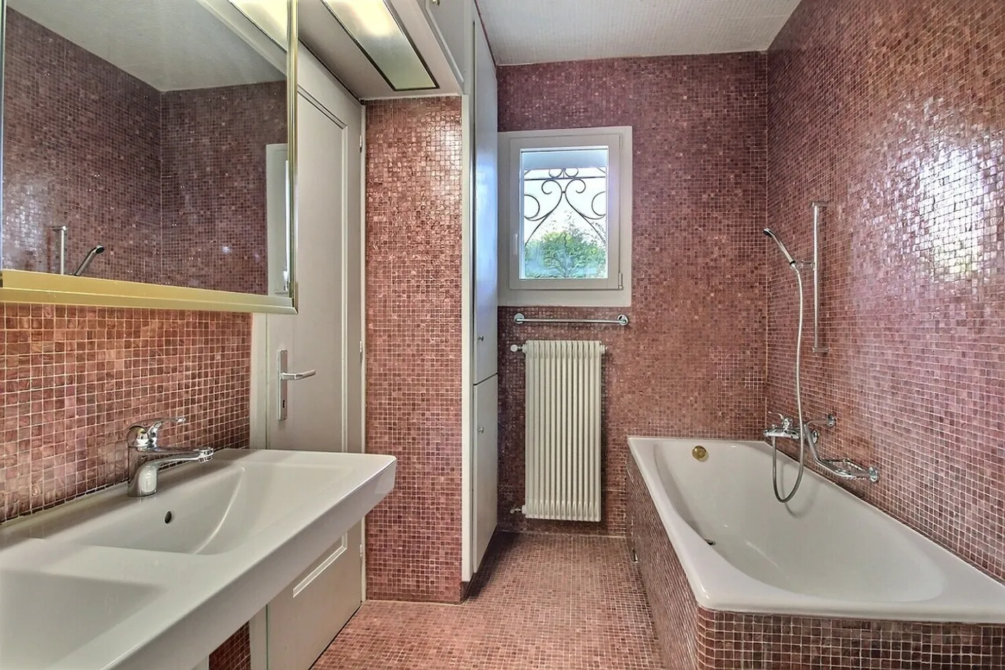 Bella casa familiare e spaziosa situata a Mont-sur-Lausanne - Foto 6 di 13