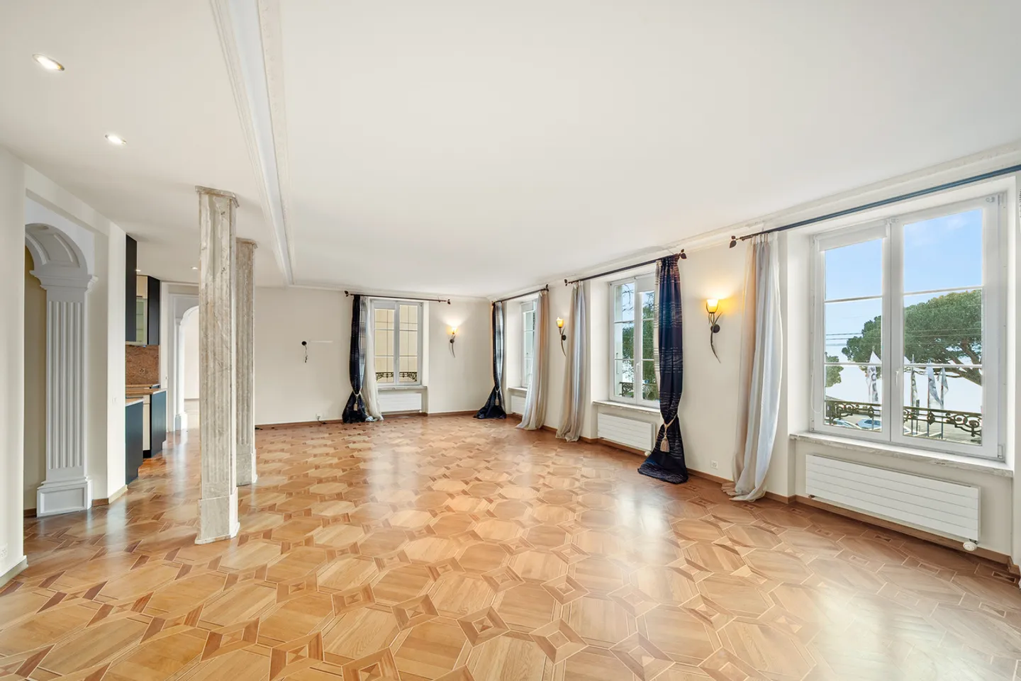 Bell'appartamento duplex con vista lago nel centro di Montreux - Foto 4 di 13