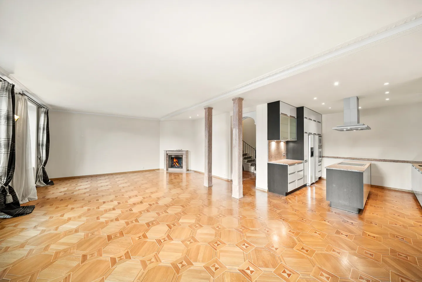 Bell'appartamento duplex con vista lago nel centro di Montreux - Foto 5 di 13