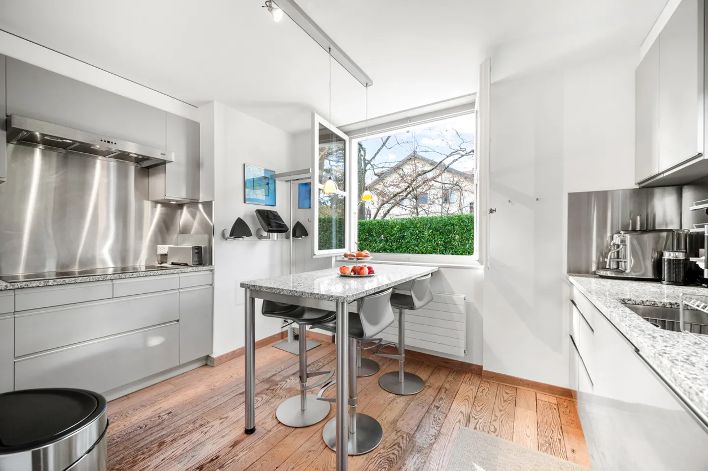 Beautiful family home with swimming pool in the heart of Chêne-Bougeries - Photo 11 of 13