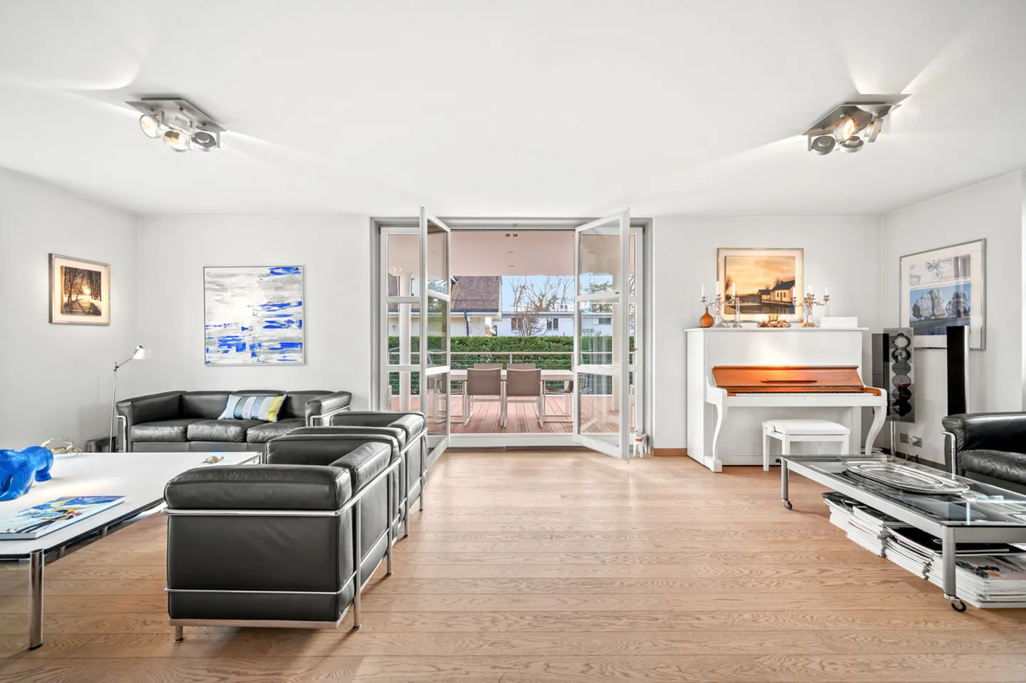 Bella casa familiare con piscina nel cuore di Chêne-Bougeries - Foto 3 di 10