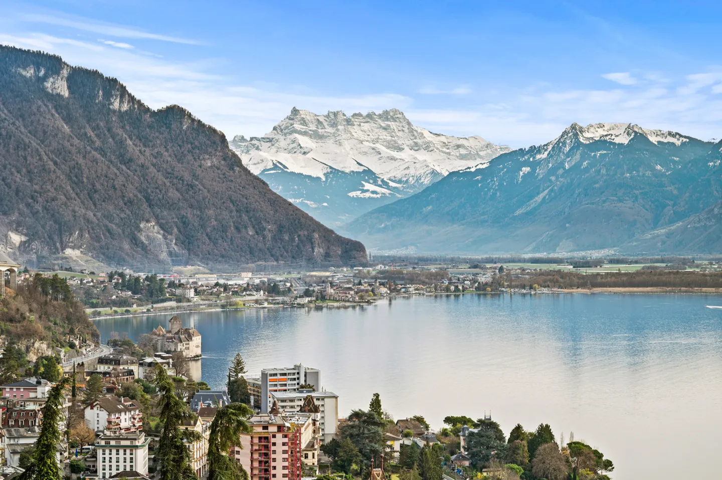 Superb apartment with panoramic view in Montreux - Photo 2 of 13