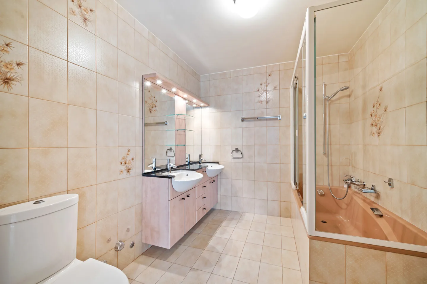 Superb apartment with panoramic view in Montreux - Photo 12 of 13