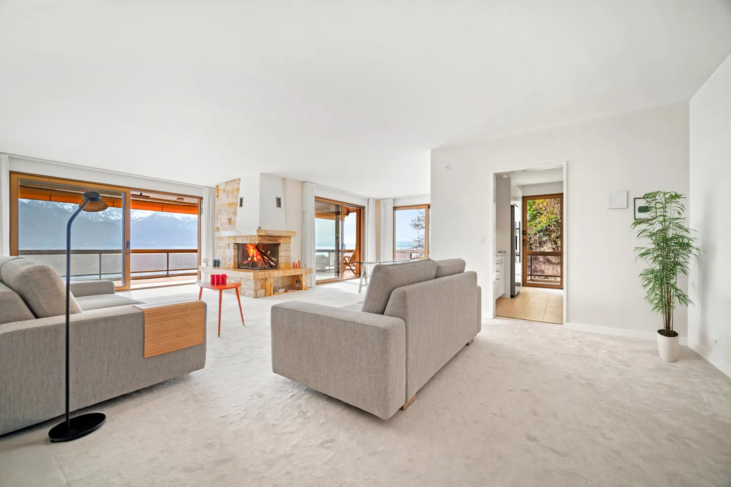 Superb apartment with panoramic view in Montreux - Photo 4 of 13