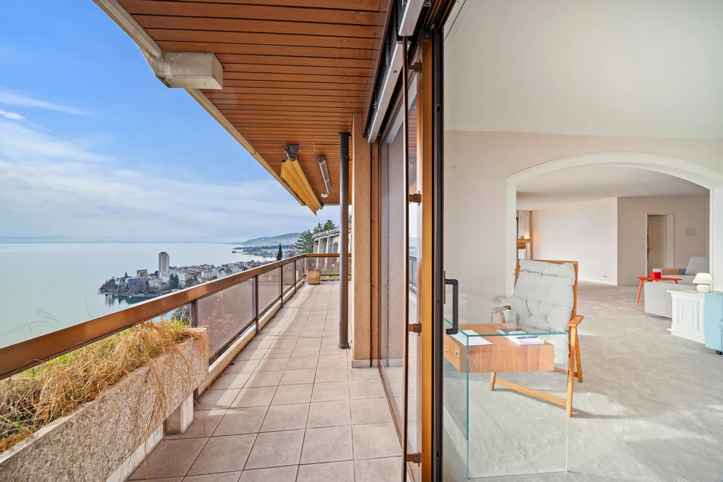 Superb apartment with panoramic view in Montreux - Photo 9 of 13
