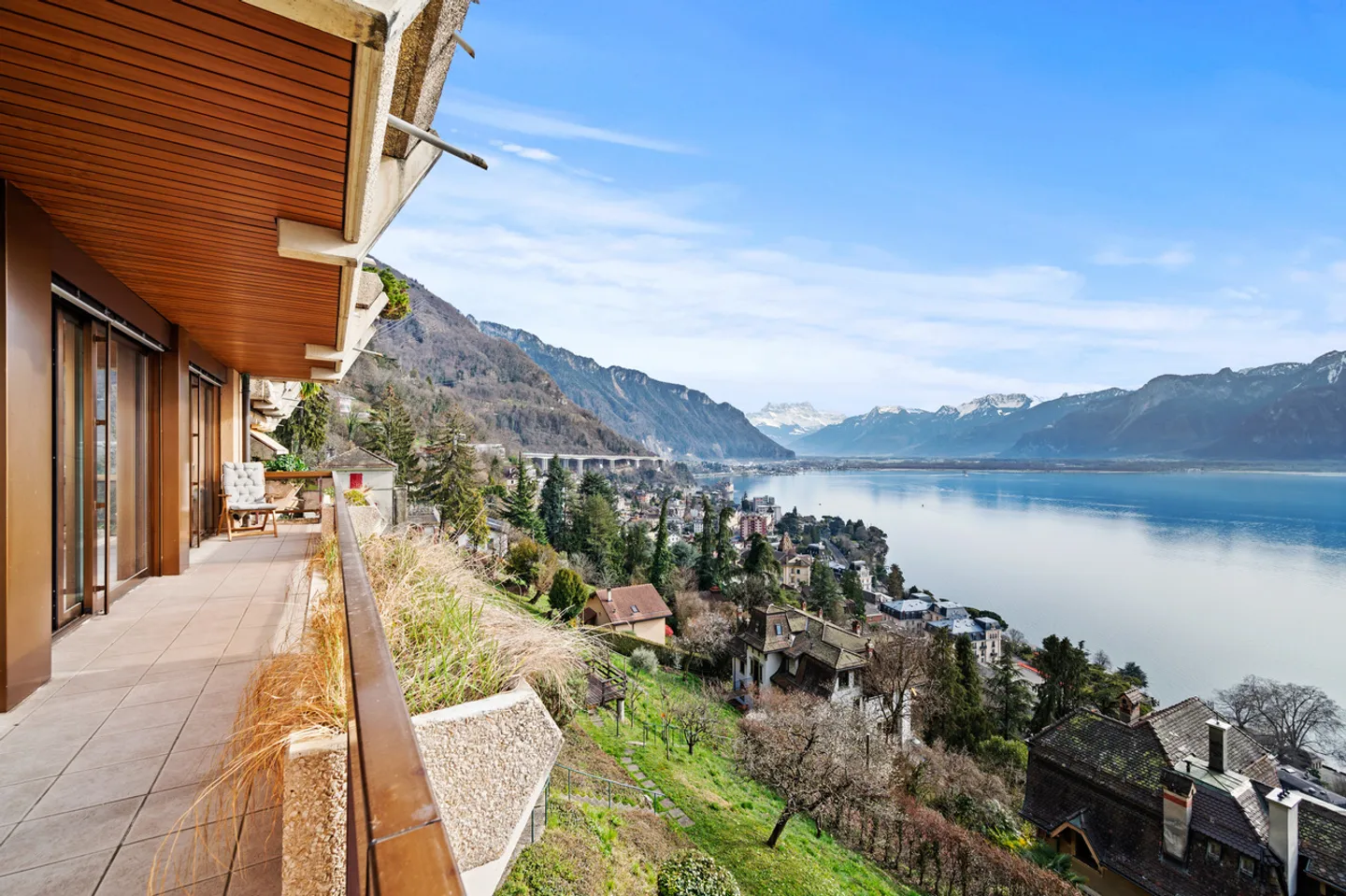 Superb apartment with panoramic view in Montreux - Photo 10 of 13