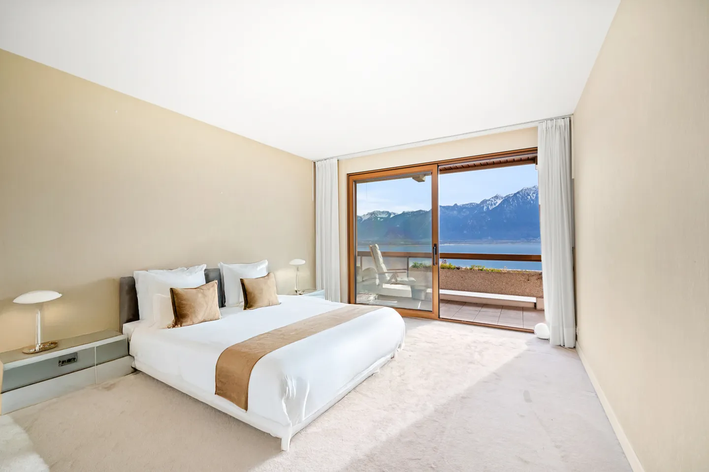 Superb apartment with panoramic view in Montreux - Photo 11 of 13