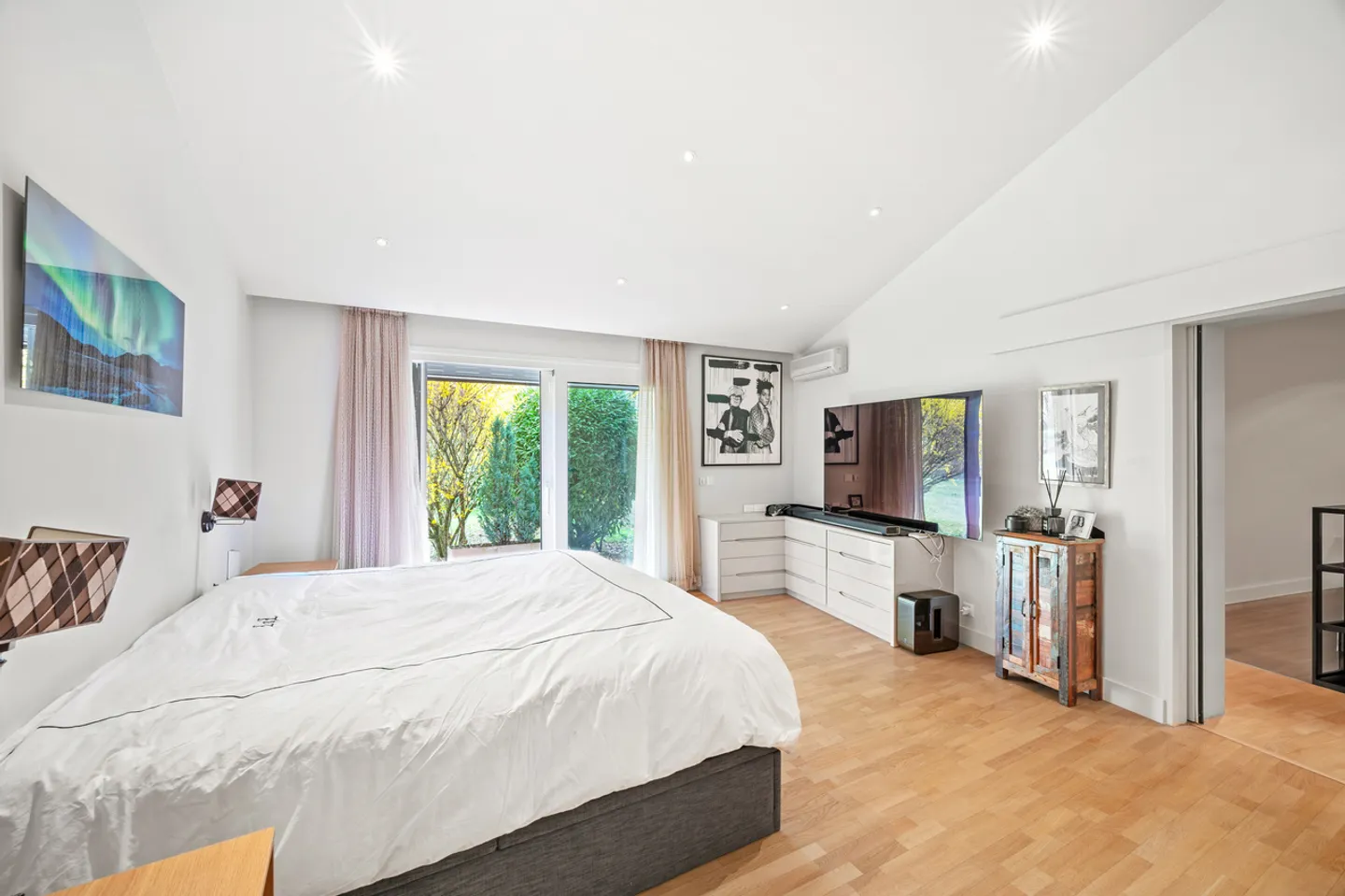 Wunderschönes Architektenhaus mit Pool in Lussy sur Morges - Foto 9 von 13