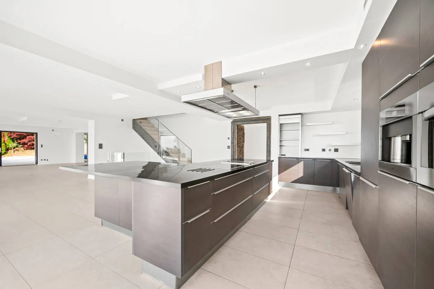 Ein atemberaubender Blick über die Höhen von Chardonne mit Pool - Foto 5 von 13