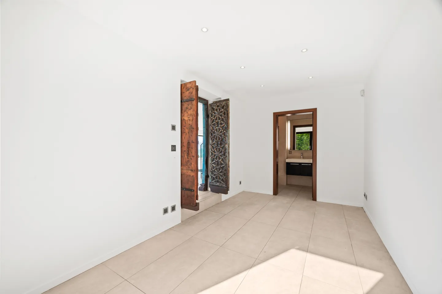 Ein atemberaubender Blick über die Höhen von Chardonne mit Pool - Foto 7 von 13