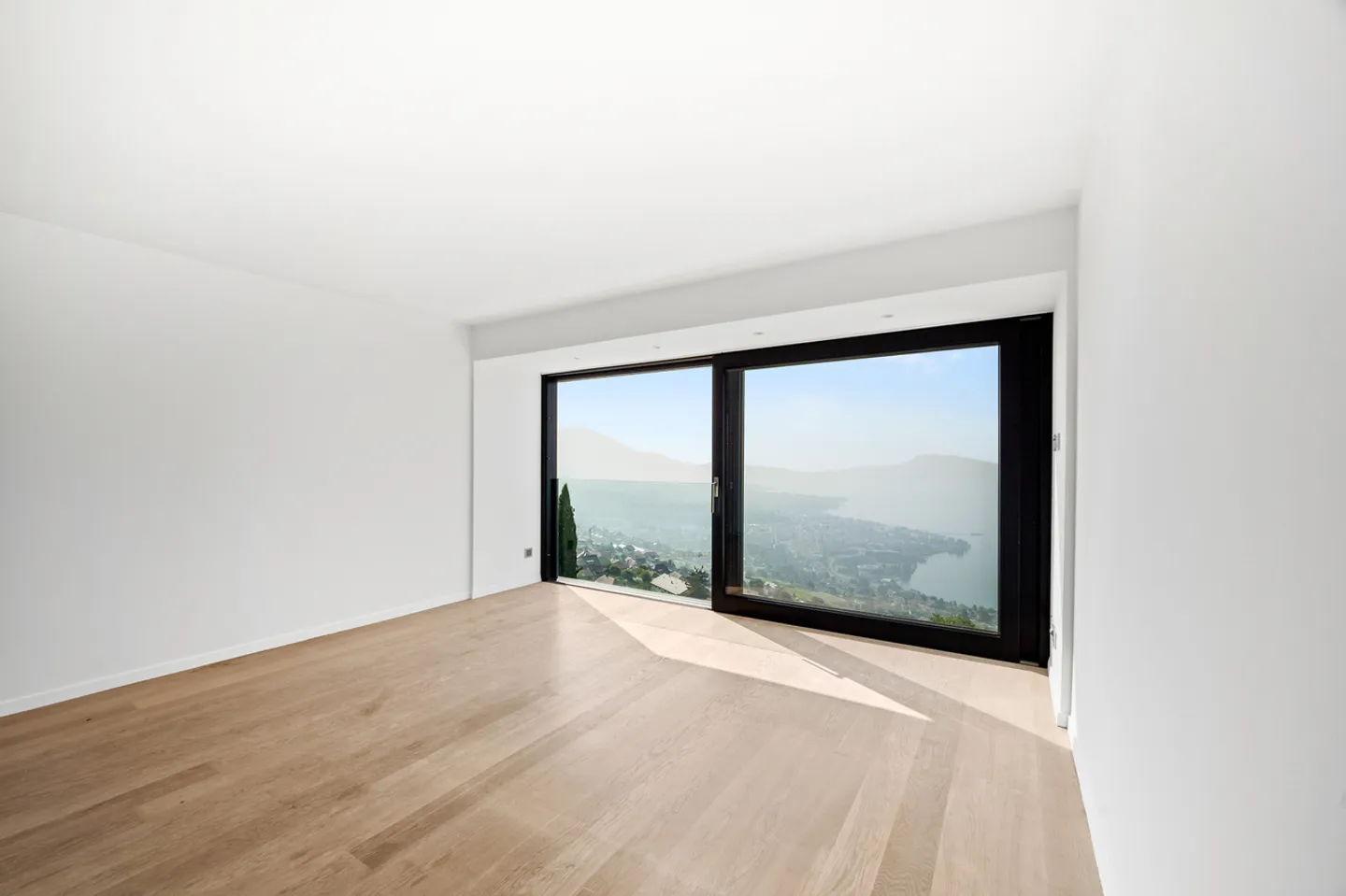 Ein atemberaubender Blick über die Höhen von Chardonne mit Pool - Foto 13 von 13