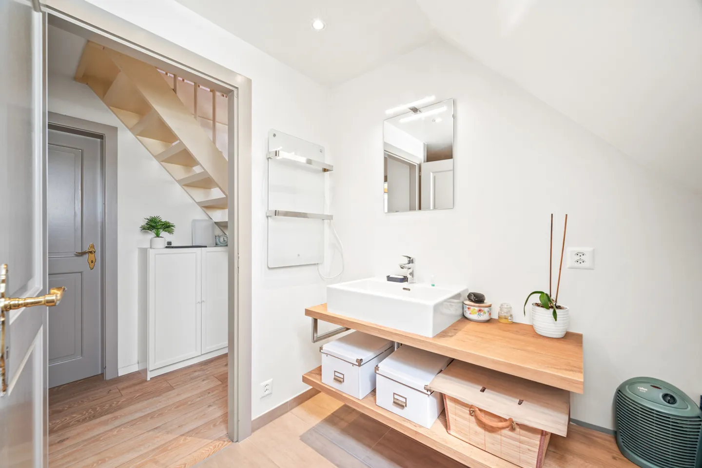 Beautiful family villa renovated in Mont sur Lausanne - Photo 11 of 13