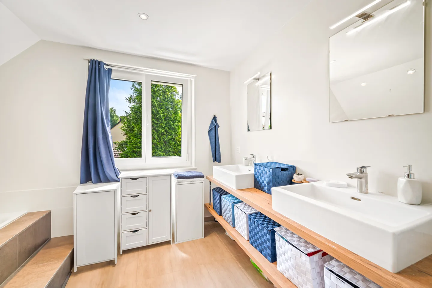 Beautiful family villa renovated in Mont sur Lausanne - Photo 13 of 13