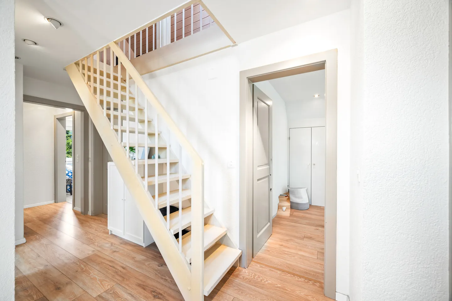 Beautiful family villa renovated in Mont sur Lausanne - Photo 8 of 13