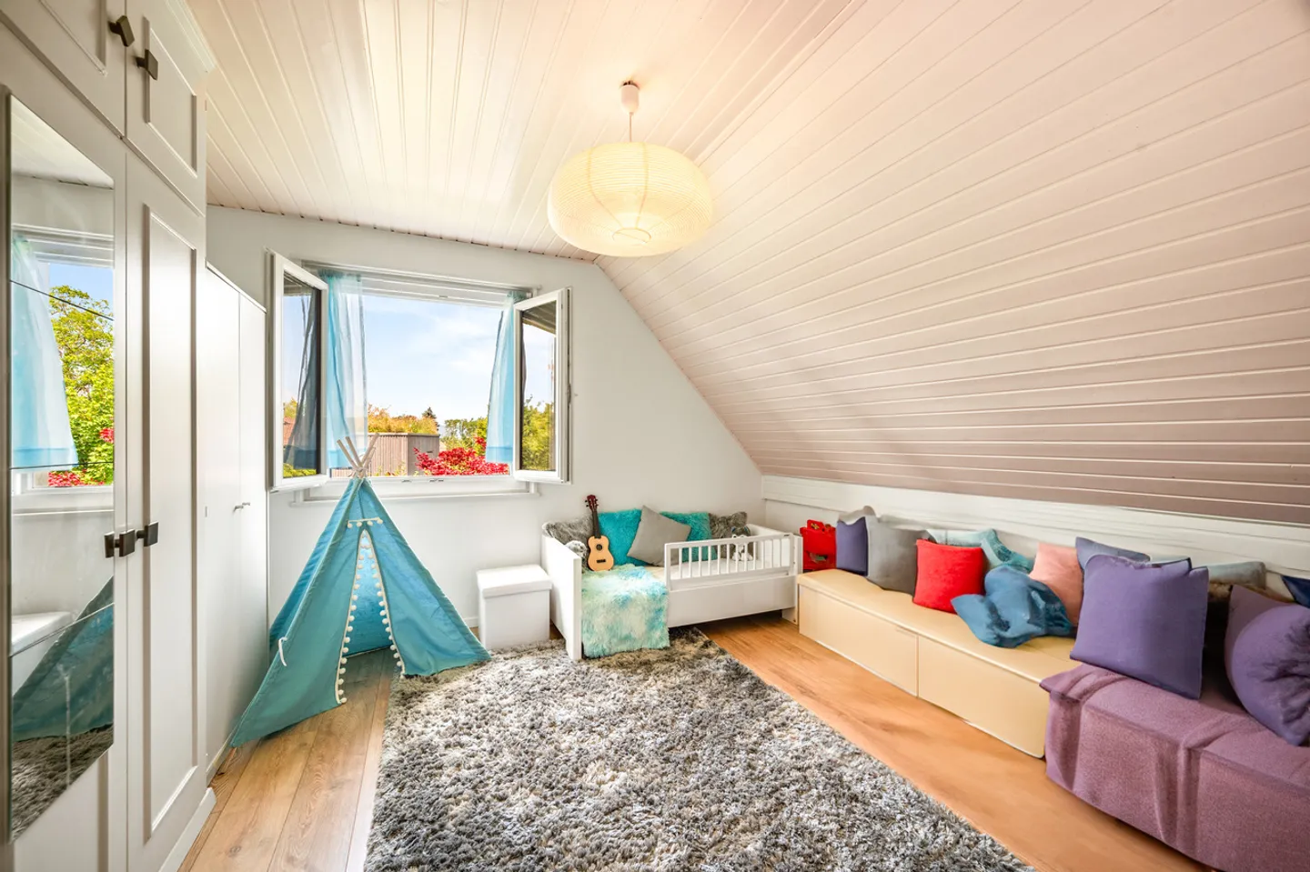 Beautiful family villa renovated in Mont sur Lausanne - Photo 9 of 13