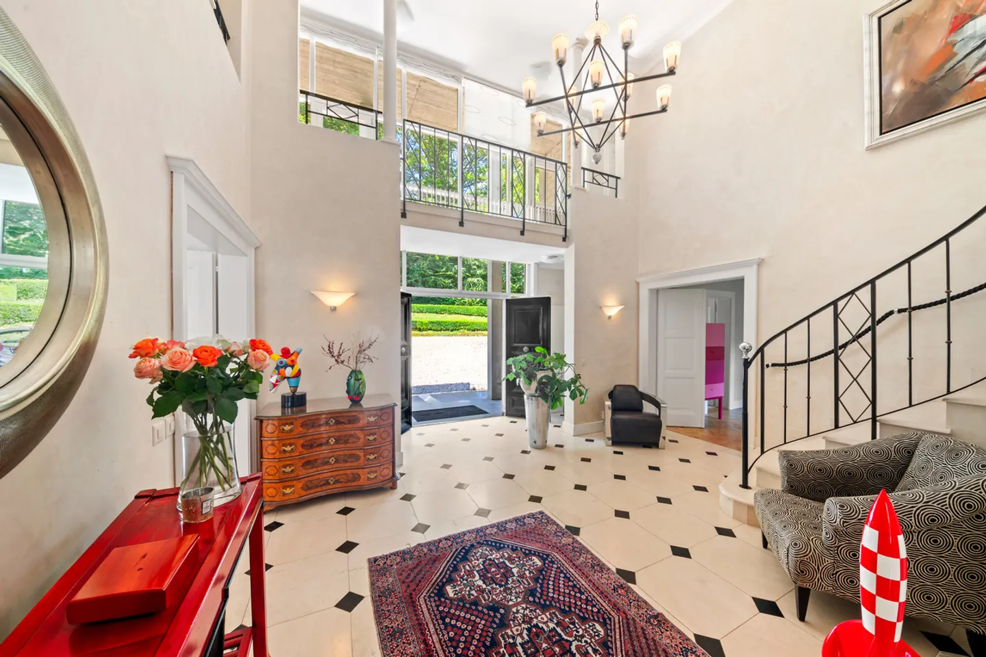Elegant property with swimming pool in a green setting in Lausanne - Photo 5 of 13