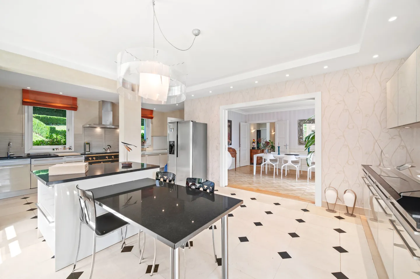 Elegant property with swimming pool in a green setting in Lausanne - Photo 11 of 13