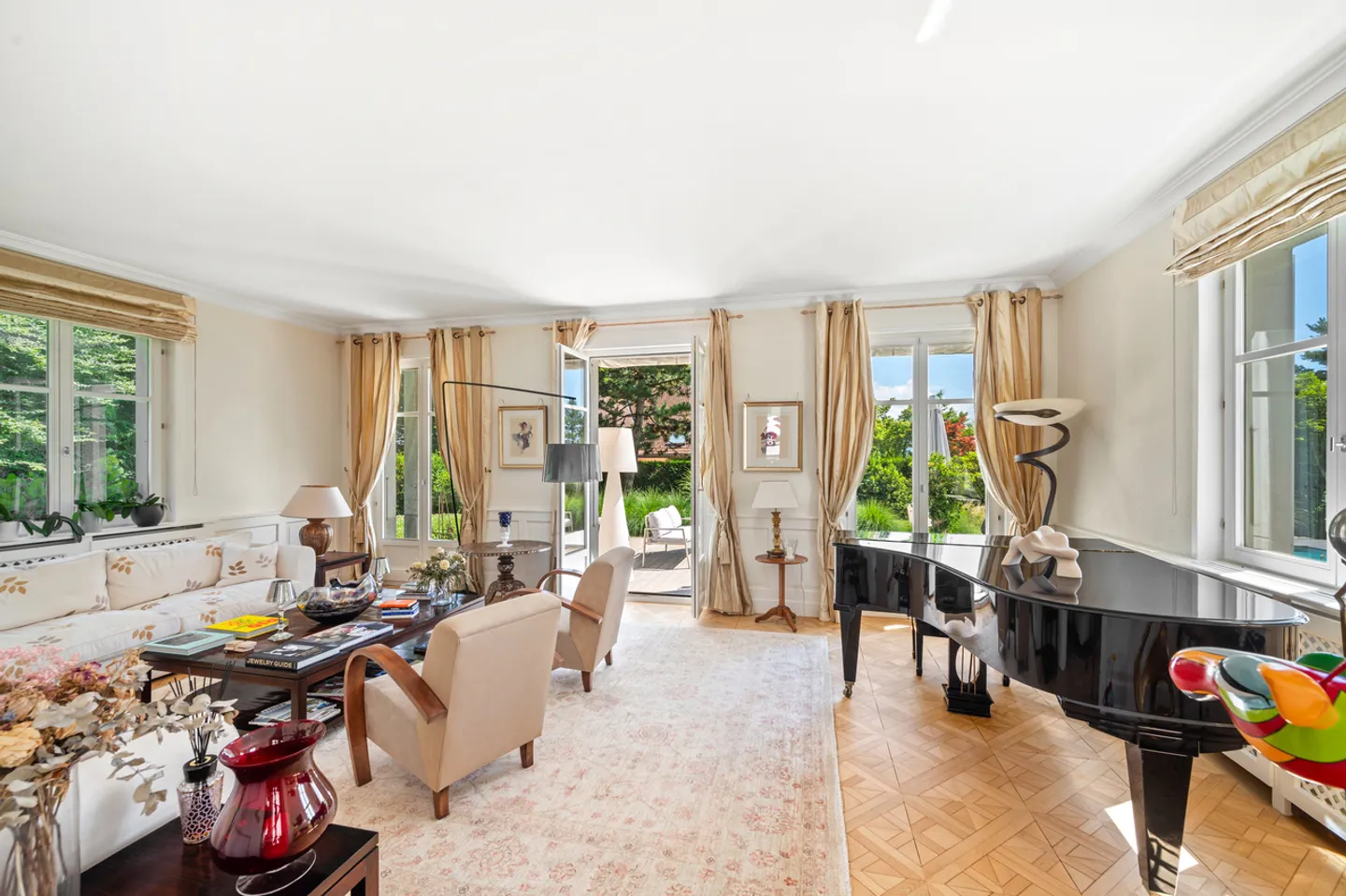 Elegant property with swimming pool in a green setting in Lausanne - Photo 7 of 13