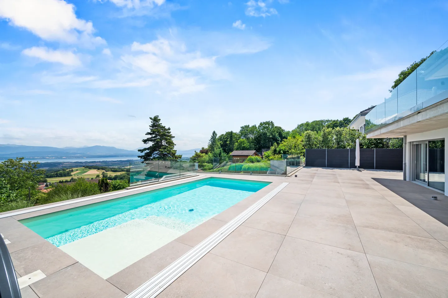 Villa contemporanea chiavi in mano, con piscina - Arzier-le-Muids - Foto 2 di 13