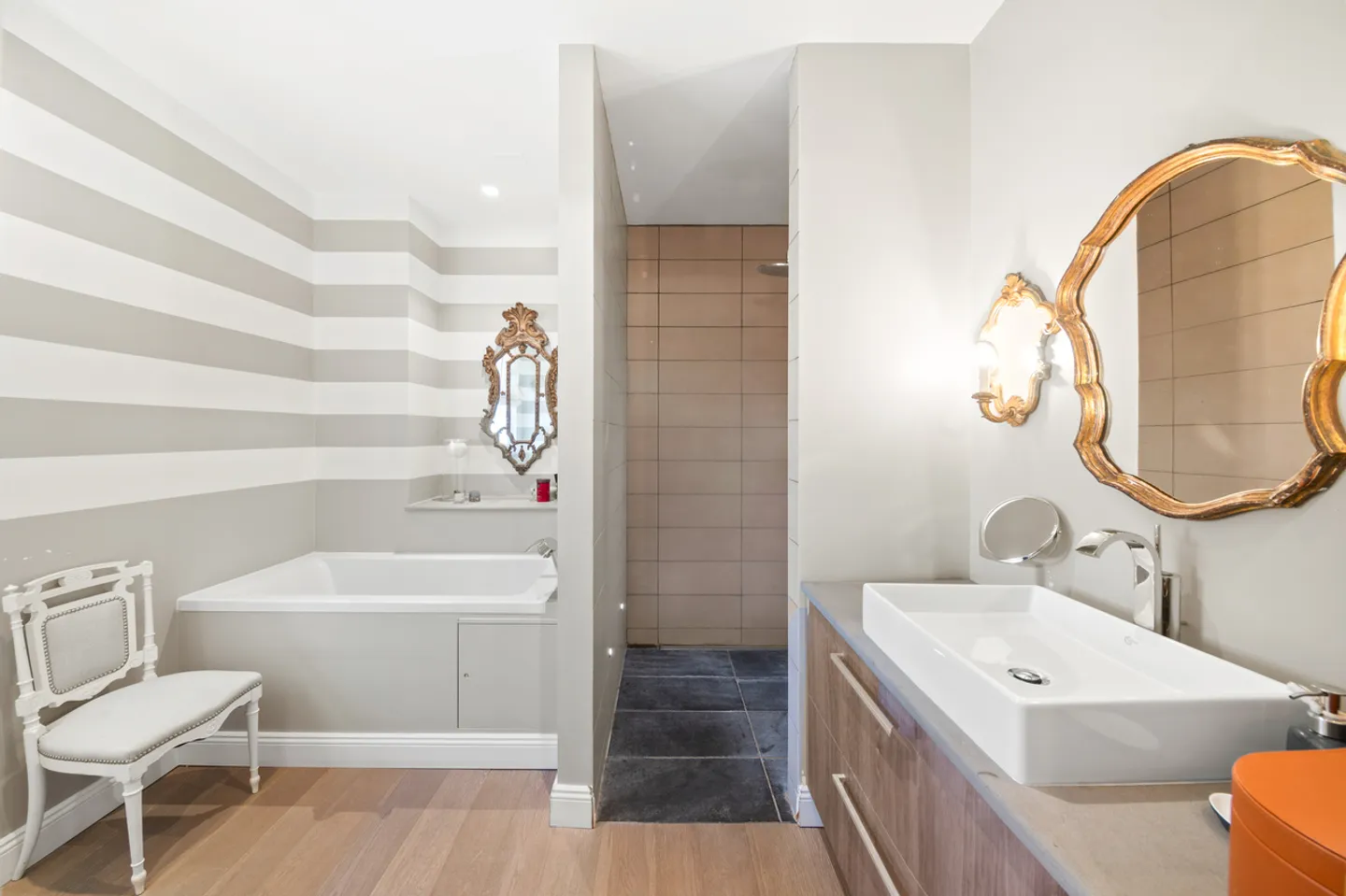 Elégante propriété familiale, sans nuisance et avec vue sur le lac. - Photo 13 sur 13