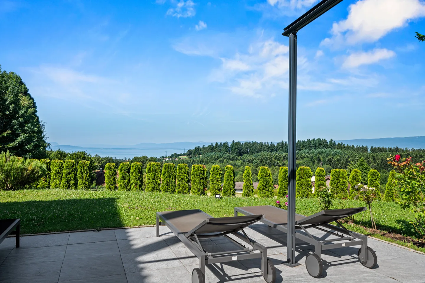 Elégante propriété familiale, sans nuisance et avec vue sur le lac. - Photo 8 sur 13