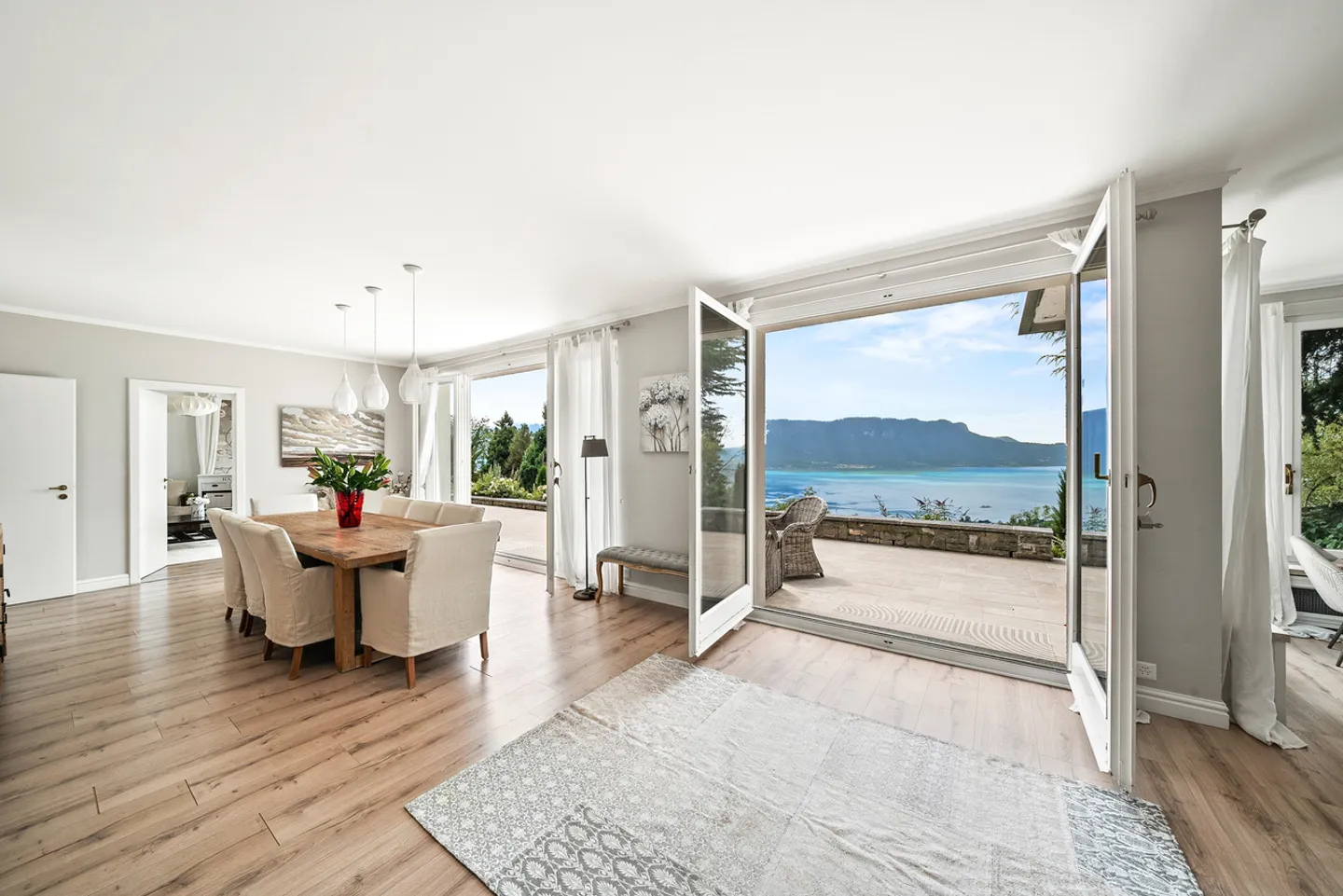 Superb property with swimming pool, panoramic view above Montreux - Photo 6 of 13