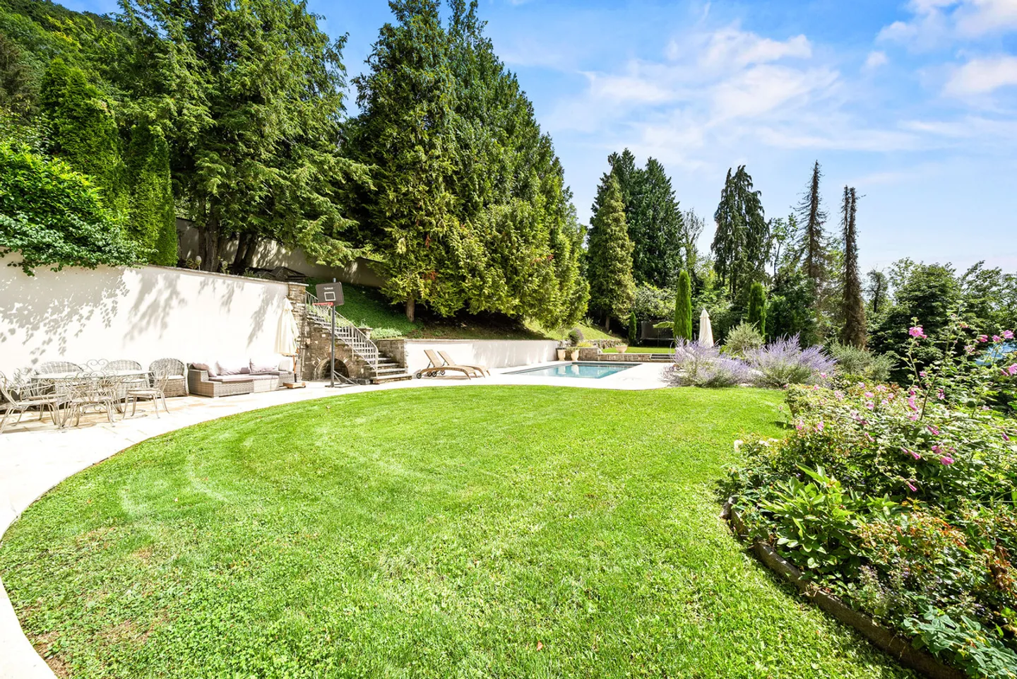 Wunderschönes Anwesen mit Pool, Panoramablick über Montreux - Foto 4 von 13