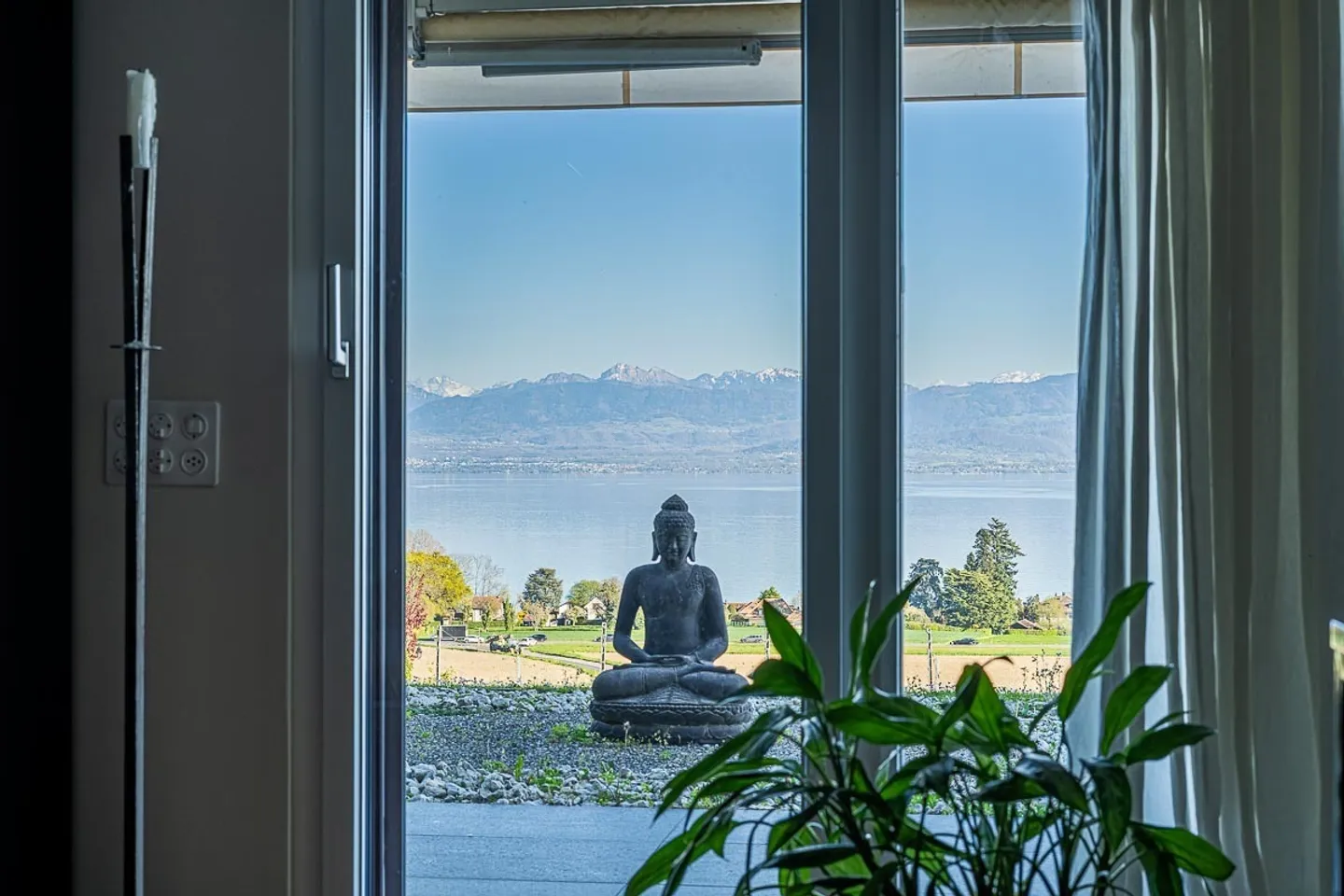 Bellissimo appartamento al piano giardino con vista panoramica a Bursinel - Foto 8 di 11
