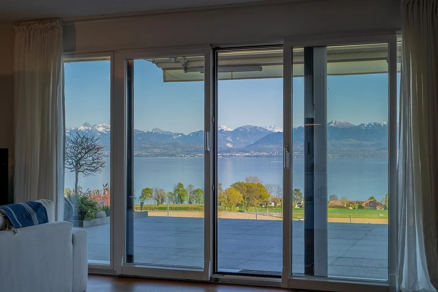 Bellissimo appartamento al piano giardino con vista panoramica a Bursinel - Foto 4 di 11