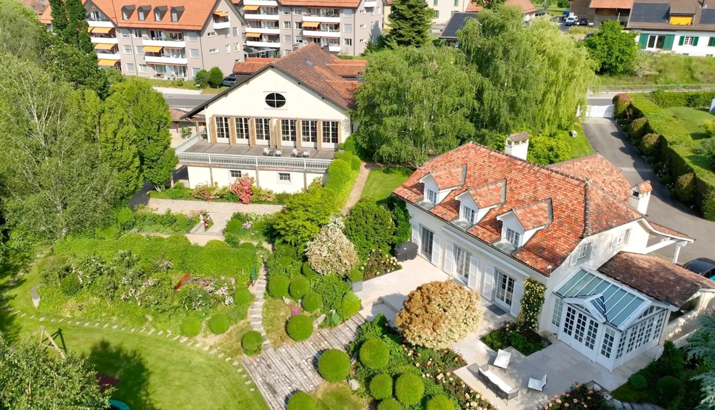 Magnifique domaine familial proche de Lausanne - Photo 3 sur 10