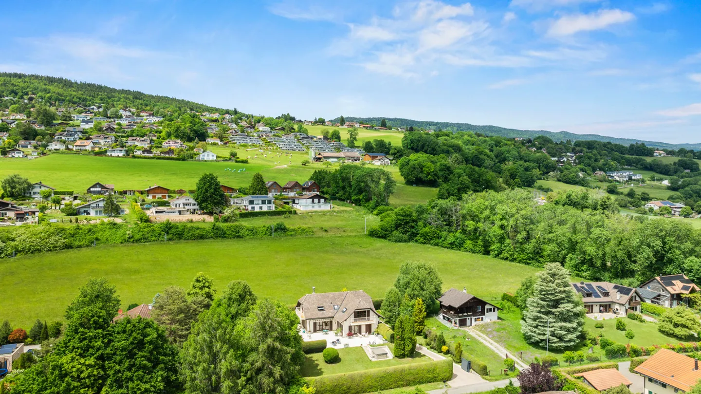 Bella villa familiare ad Arzier-le-Muid - Foto 1 di 13
