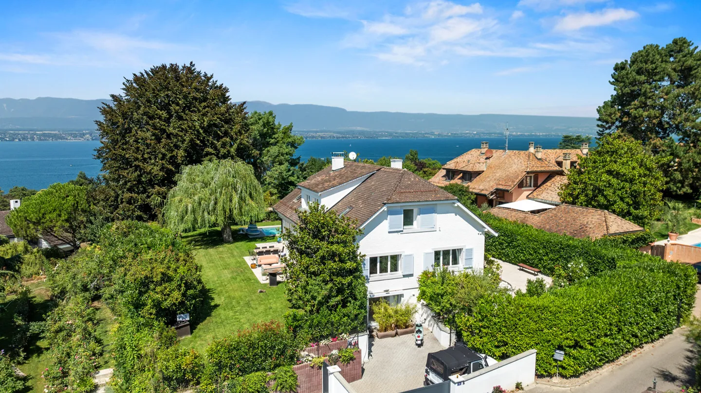 Piacevole villa familiare con piscina, vista lago, riva sinistra - Foto 2 di 13