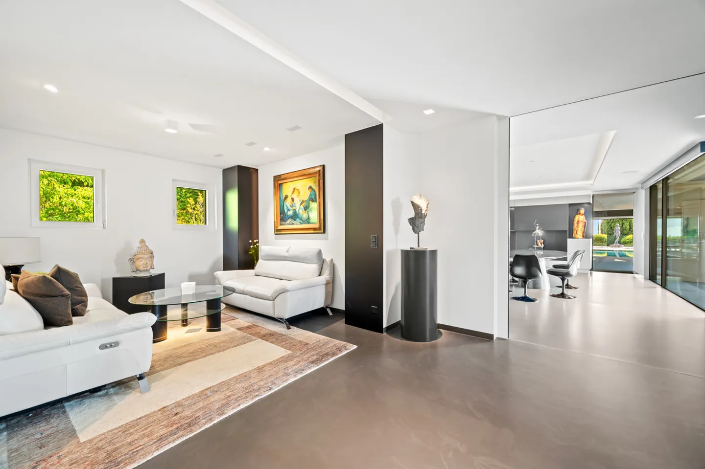 Stunning property with lake view and indoor pool in Givrins - Photo 4 of 13